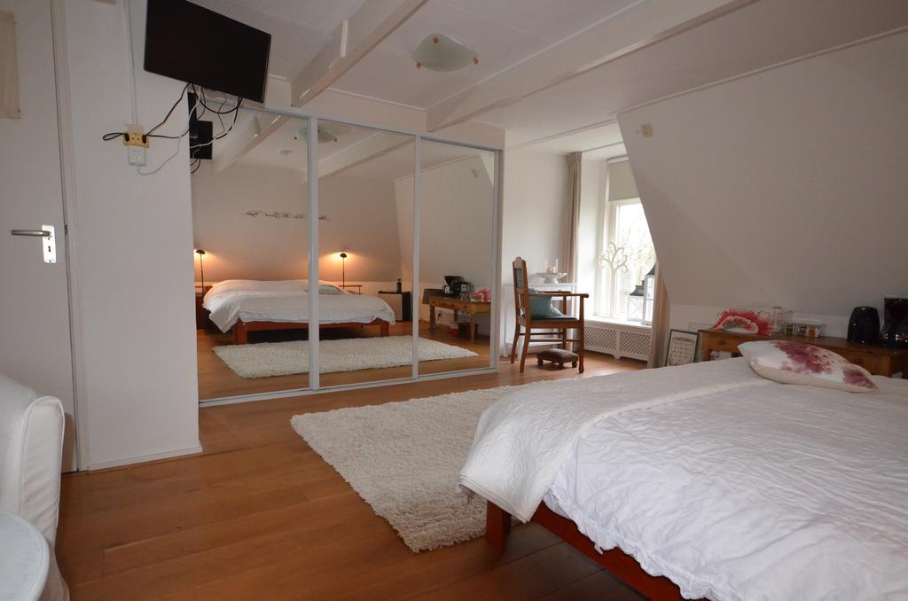 Bed and Breakfast Bloemenhoeve Birdaard Exterior foto