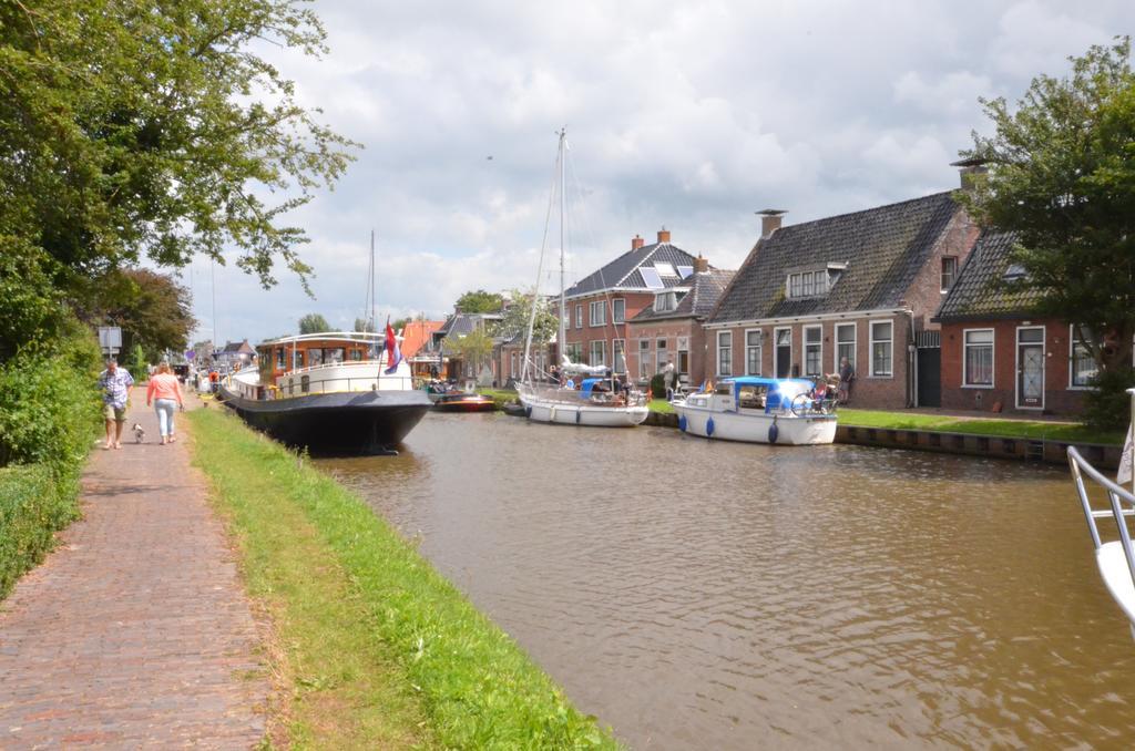 Bed and Breakfast Bloemenhoeve Birdaard Exterior foto