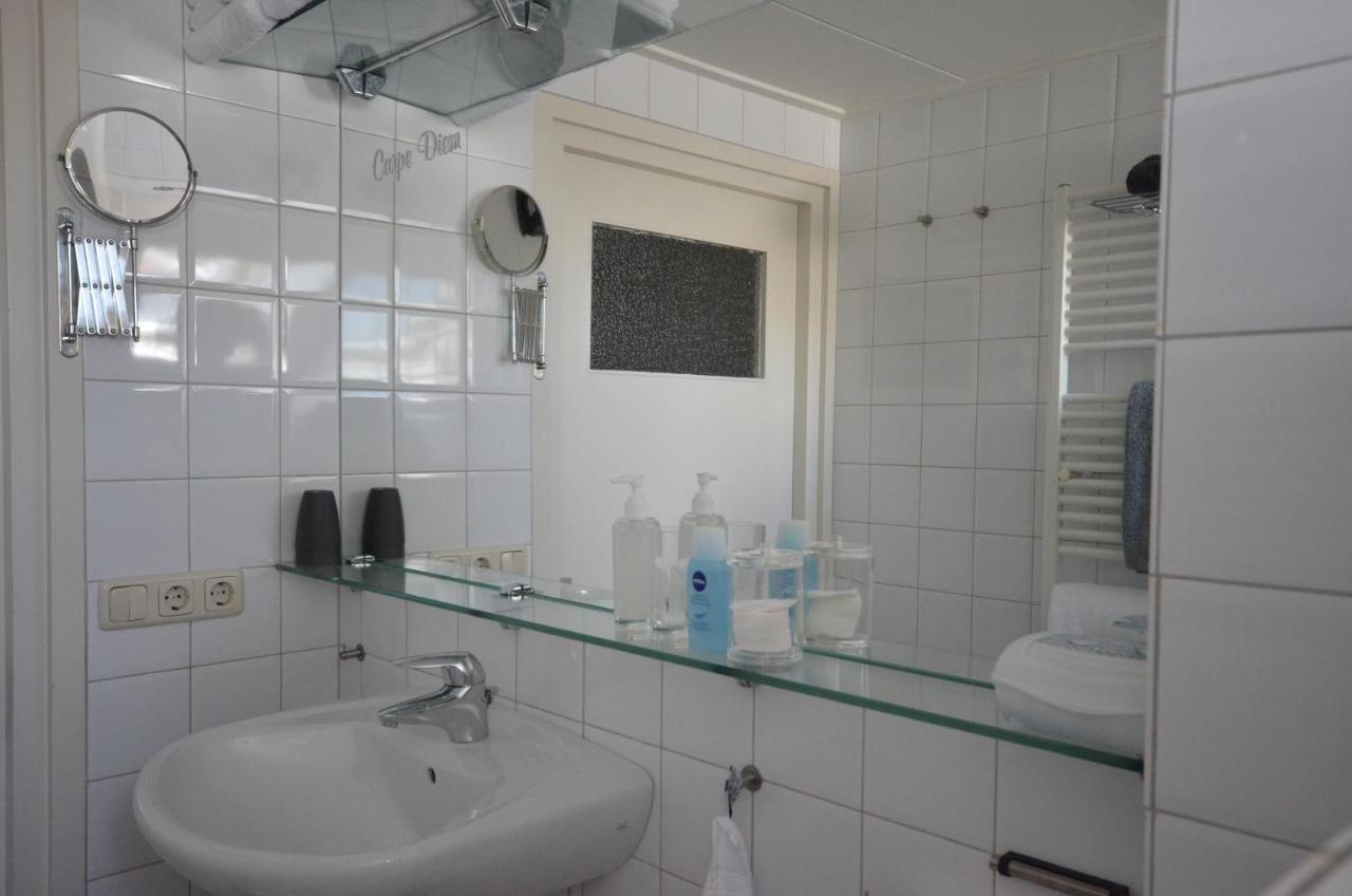 Bed and Breakfast Bloemenhoeve Birdaard Exterior foto